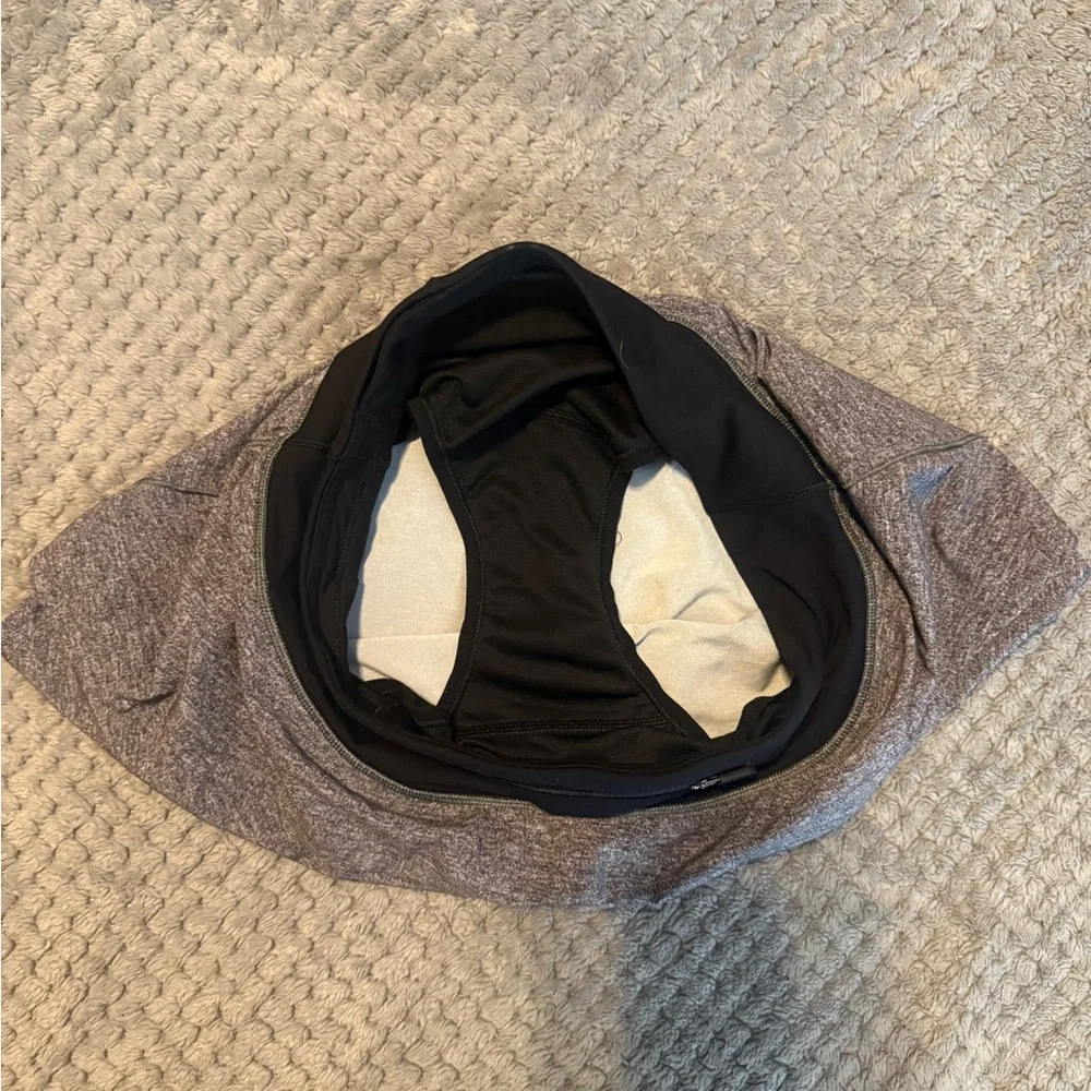 Lululemon Speed Up Low-Rise Lined Shorts 2.5". Heather Gray & Black Size 2 - Picture 5 of 10